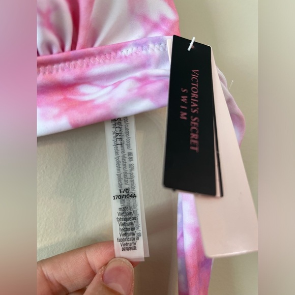 COPY-Victoria’s Secret  Tie-Dye Bikini TOP NWT size large (only top. no bottom) - Picture 3 of 8